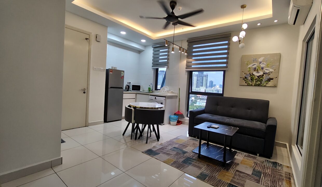 Living Room & Kitchen